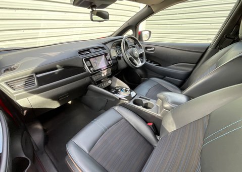 Nissan LEAF N-CONNECTA 10