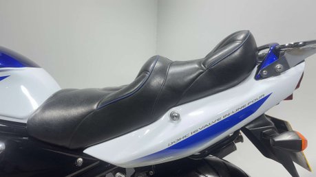 Suzuki Bandit 1200 2005 ONLY 21K NEW MOT SERVICED VERY CLEAN ICONIC MK2 NAKED 46