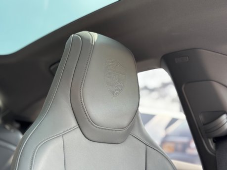Porsche Taycan Performance Plus 93.4kWh Saloon 4dr Electric Auto RWD (476 ps) 39