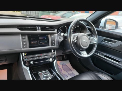 Jaguar XF R-SPORT 12