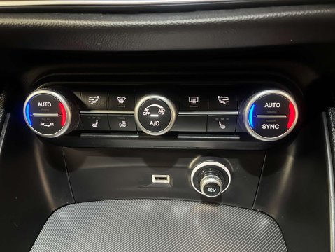 Alfa Romeo Stelvio 2.1 Stelvio Speciale TD AWD Auto 4WD 5dr 30