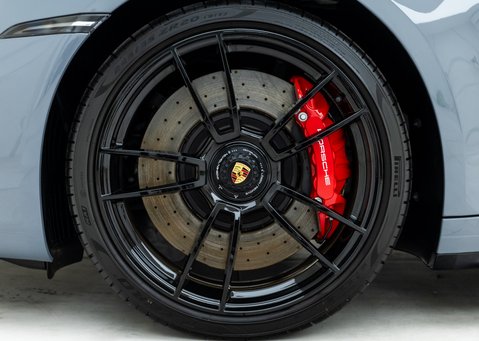 Porsche 911 Targa 4 GTS (992) 