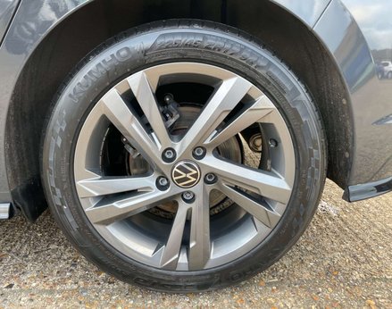 Volkswagen Golf 1.5 Golf R-Line TSI 5dr 16