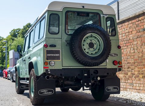 Land Rover Defender 110 Heritage Station Wagon 27