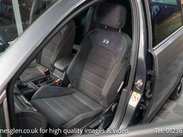 Volkswagen Golf 2.0 Golf R TSi Semi-Auto 4WD 5dr 19
