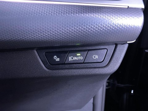 BMW iX2 20 66.5kWh M Sport SUV 5dr Electric Auto eDrive (11kW Charger) (204 ps) Cru 44