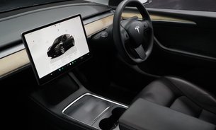 Tesla Model Y LONG RANGE AWD Solid Black One Owner Premium Sound Pano Roof VAT Q 13