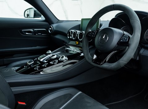Mercedes-Benz AMG GT R Premium 10