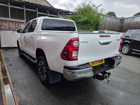 Toyota Hilux INVINCIBLE 4WD D-4D DCB 6