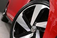 Volkswagen Golf 2.0 Golf GTi Performance TSi 3dr 32
