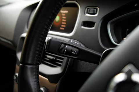 Volvo V40 T3 CROSS COUNTRY PRO 11