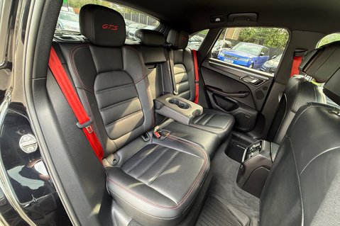 Porsche Macan GTS PDK -21 INCH ALLOYS -ELECTRIC TOWBAR -BOSE -SPORTS CHRONO -PDLS PLUS 32