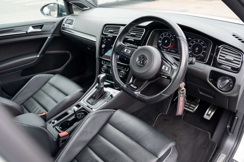 Volkswagen Golf 2.0 Golf R TSi Semi-Auto 4WD 5dr 14