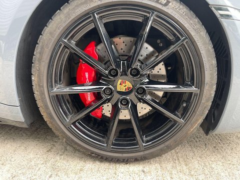 Porsche 911 3.0T 992 Carrera 4S PDK 4WD Euro 6 (s/s) 2dr 37