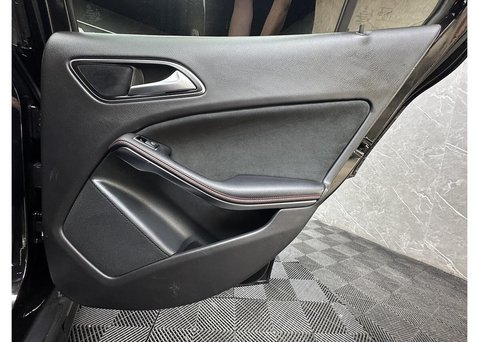 Mercedes-Benz GLA 1.6 GLA200 AMG Line Edition SUV 5dr Petrol 7G-DCT Euro 6 (s/s) (156 ps) 39
