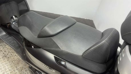 Piaggio MP3 LT SPORT 2015 ONLY 23K RIDE ON A CAR LICENCE TRIKE 3 WHEELER BIKE 23