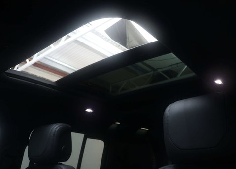 Land Rover Defender 3.0 Defender X-Dynamic HSE D300 MHEV A 4WD 5dr 64