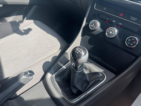 SEAT Leon 1.6 TDI CR SE Euro 5 (s/s) 5dr 21