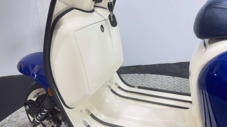 Royal Alloy GP AC 2019 ONLY 168 MILES NEW MOT CUSTOM SCOOTER 125CC LEARNER 28
