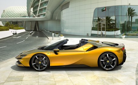 Ferrari SF90 Spider 2022 Review
