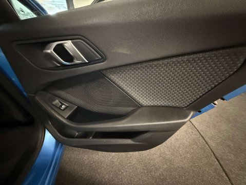 BMW 1 Series 1.5 118I SE 5dr 34