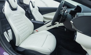 Ferrari Roma SPIDER 18