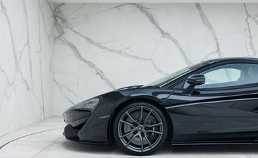 McLaren 570 GT MSO Black Collection 47