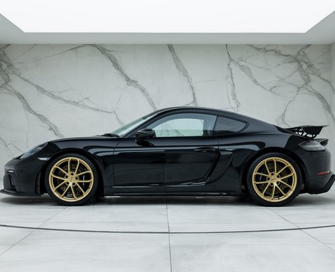 Porsche Cayman GT4 (718) 