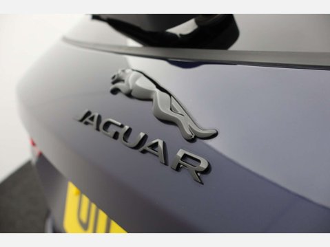 Jaguar F-Pace 2.0 F-Pace R-Dynamic SE Black PHEV AWD Auto 4WD 5dr 71