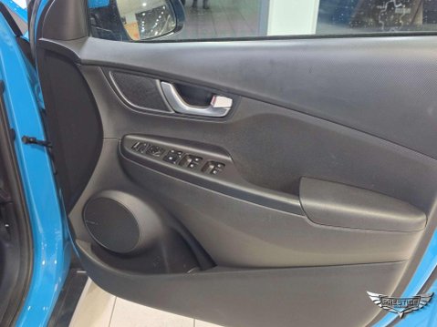 Hyundai KONA 64kWh Premium Auto 5dr (10.5kW Charger) 84