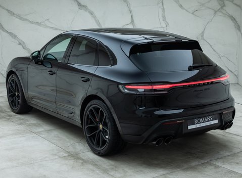 Porsche Macan GTS 12