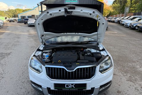 Skoda Yeti Outdoor LAURIN AND KLEMENT TDI DSG - RARE CAR - PAN ROOF -APPLE CARPLAY -8 SERVICES 59