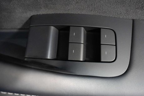 Tesla Model 3 Model 3 Performance AWD 4WD 4dr 7