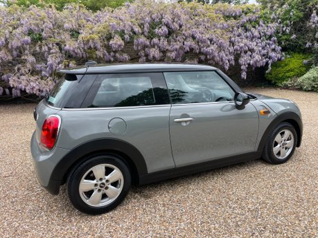Mini Hatch 1.5 Cooper Hatchback 3dr Petrol Auto Euro 6 (s/s) (136 ps)
