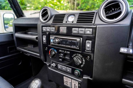 Land Rover Defender 90 TD SOFT TOP XS. MORE INFORMATION COMING SOON. 11