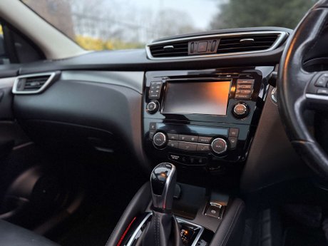 Nissan Qashqai 1.6 Qashqai Tekna dCi CVT 5dr 21