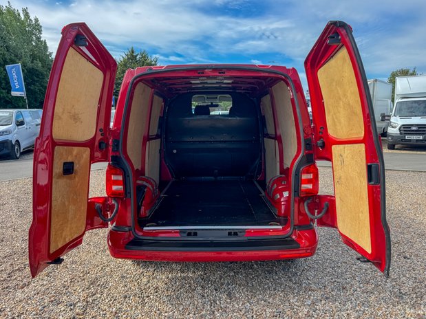 Volkswagen Transporter SWB L1H1 Low Roof Highline 4Motion T32 Air Con Alloys EURO 6 NO VAT 11