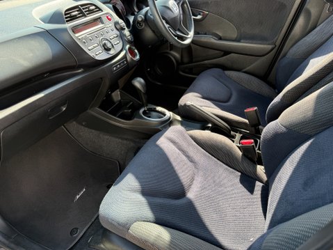 Honda Jazz I-VTEC ES PLUS AUTO 27