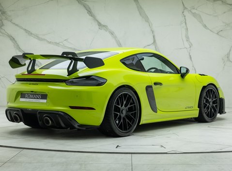Porsche Cayman GT4 RS (718) 6