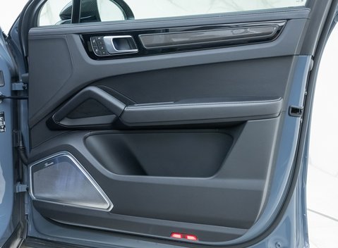 Porsche Cayenne Turbo GT 24