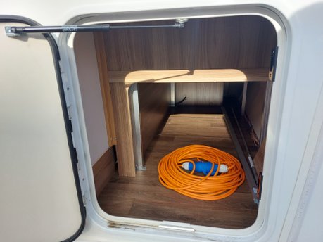 Swift Escape 694 2022 19