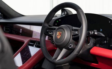 Porsche Taycan Turbo S 11