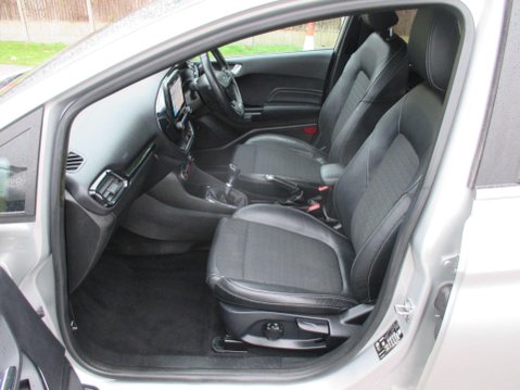 Ford Fiesta 1.0T EcoBoost Titanium X Euro 6 (s/s) 5dr 22