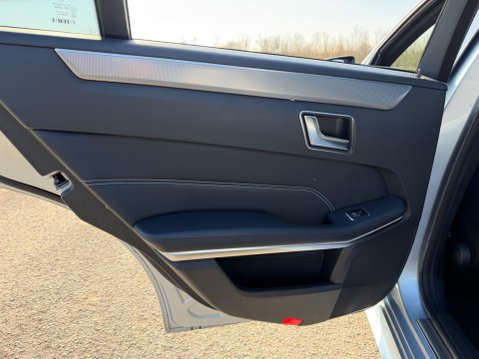 Mercedes-Benz E Class 2.1 E220 BlueTEC AMG Night Edition (Premium) G-Tronic+ Euro 6 (s/s) 5dr 45