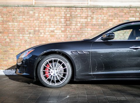 Maserati Quattroporte DV6 23