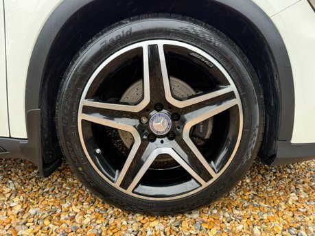 Mercedes-Benz GLA 2.1 GLA220d AMG Line (Premium Plus) SUV 5dr Diesel 7G-DCT 4MATIC Euro 6 (s/ 14