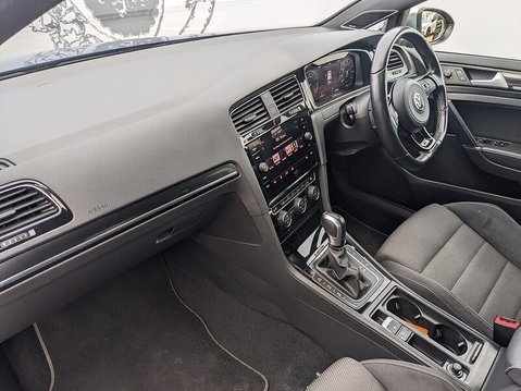 Volkswagen Golf R TSI 4MOTION DSG 15