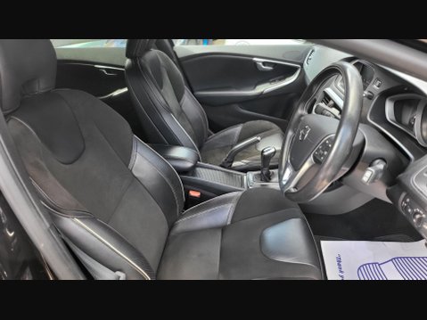 Volvo V40 T2 R-DESIGN NAV PLUS 17