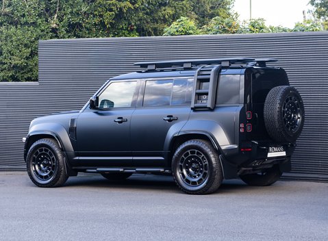 Land Rover Defender 110 OCTA Black 3