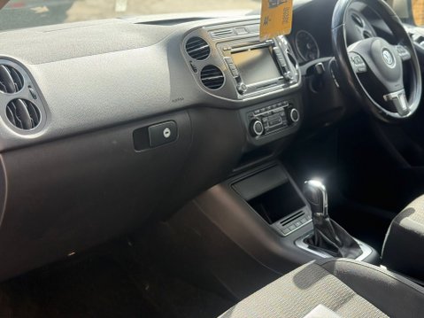 Volkswagen Tiguan 2.0 TDI BlueMotion Tech SE SUV 5dr Diesel DSG 4WD 23